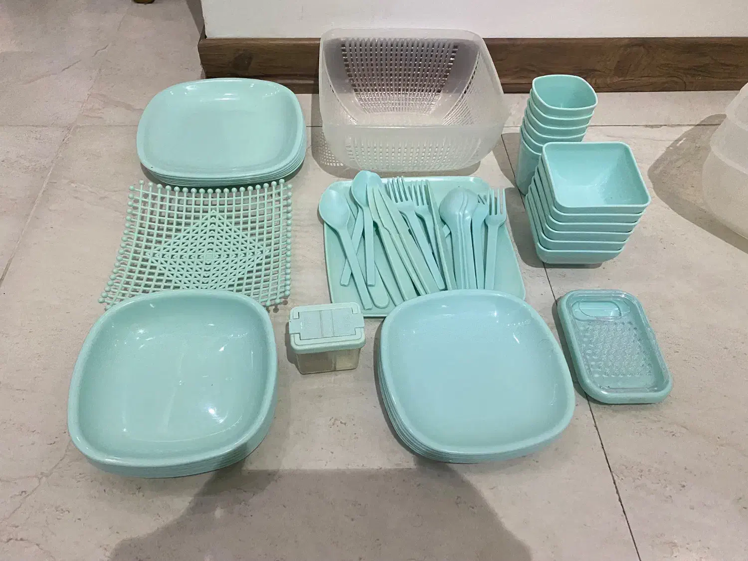 ست ظروف پیک نیک|ظروف نگهدارنده، پلاستیکی، یکبارمصرف|تهران, نیروی هوایی (پیروزی)|دیوار