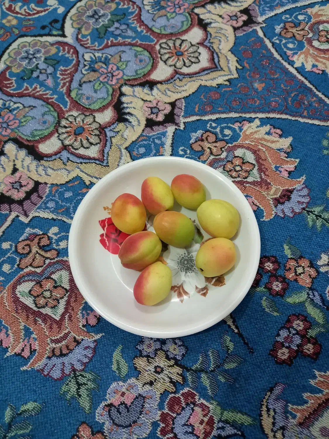 پرزردالو|خوردنی و آشامیدنی|بافت, |دیوار