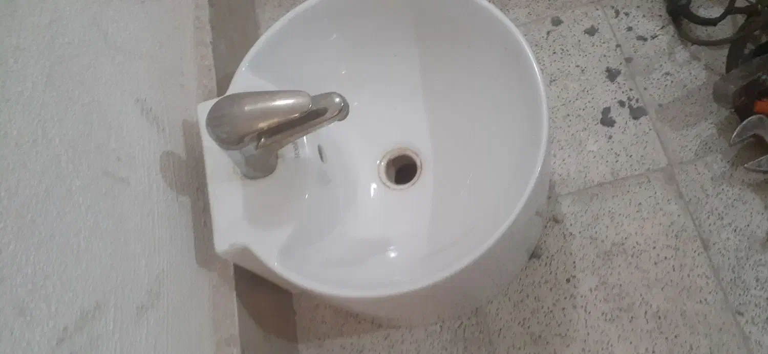 روشویی دیواری گرد|لوازم سرویس بهداشتی|پردیس, فاز ۳|دیوار