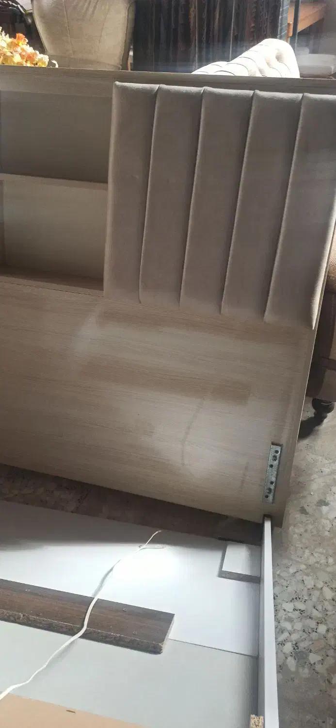 تختیکنفره|تخت و سرویس خواب|شاهینشهر, گزبرخوار|دیوار