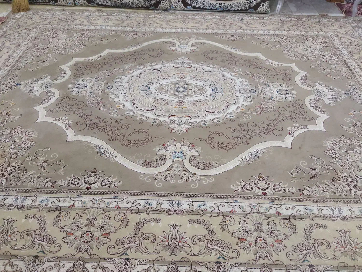 فرش 12متری|فرش|سبزوار, گلشن|دیوار