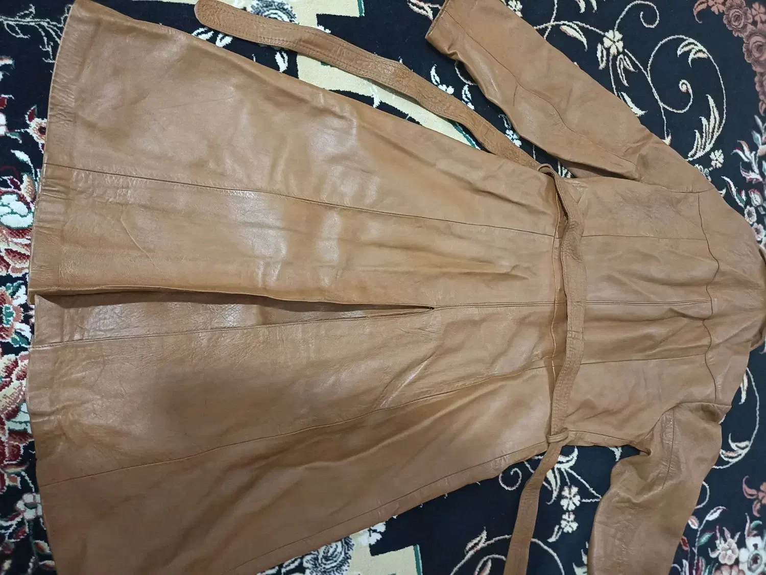 پالتو چرم|لباس|زابل, |دیوار