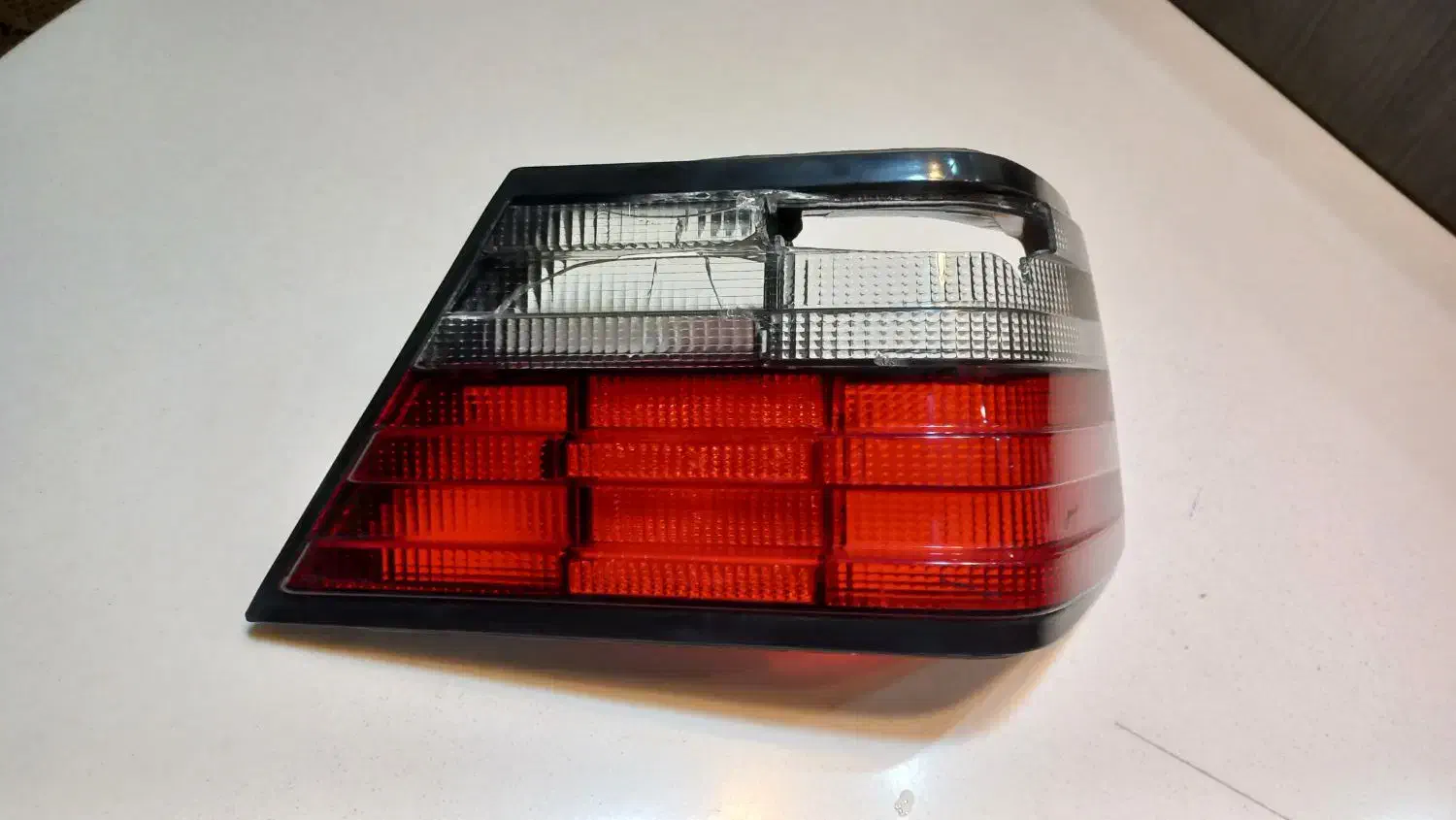 طلق خطر عقب بنز 124-E هلا المان|قطعات یدکی و لوازم جانبی|تهران, مجیدیه|دیوار