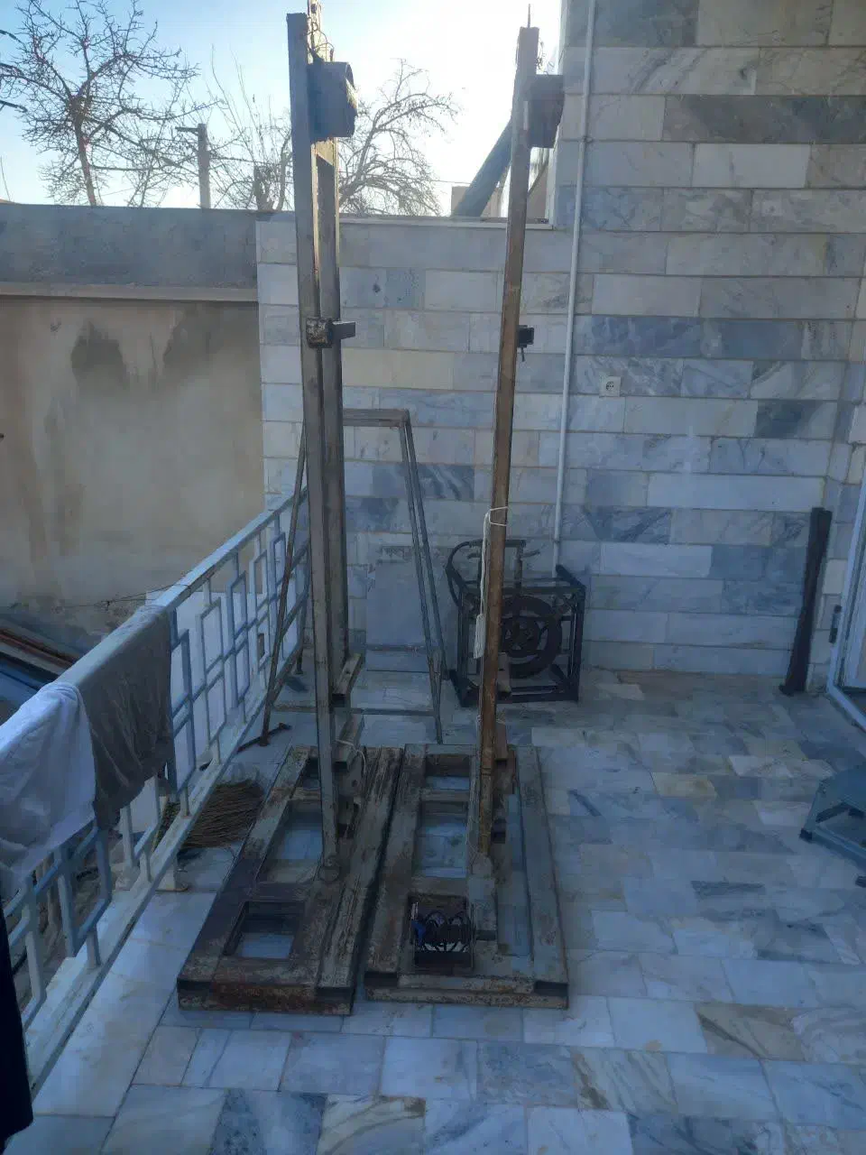 کارگاه قالی بافی|ابزارآلات|مهریز, |دیوار