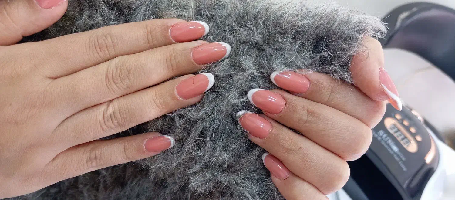 کاشت ناخن تخفیف|خدمات آرایشگری و زیبایی|بروجرد, |دیوار