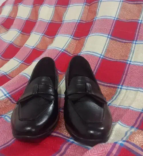 کفش مجلسی|کیف، کفش، کمربند|چگنی, |دیوار