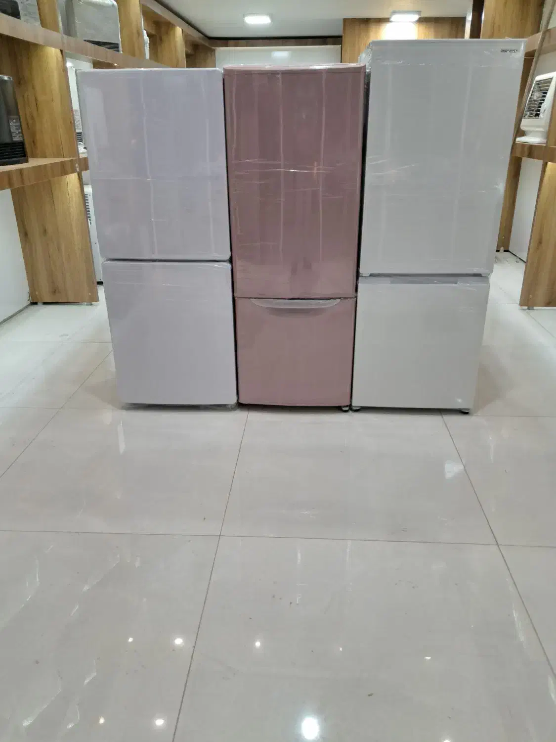 یخچال فریزر هتلی * ژاپنی اصل * بدون برفک کم مصرف|یخچال و فریزر|برخوار, |دیوار