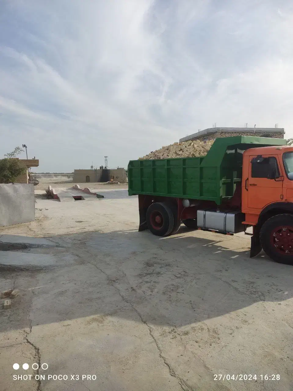 حمل آجر،شن وماسه و مصالح ساختمانی از میناب ب توابع|خدمات حمل و نقل|میناب, |دیوار