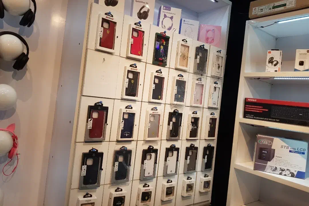 فروش ویترین و لوازم فروشگاه موبایل کامپیوتر لوکس|فروشگاه و مغازه|تهران, شهید رجایی|دیوار