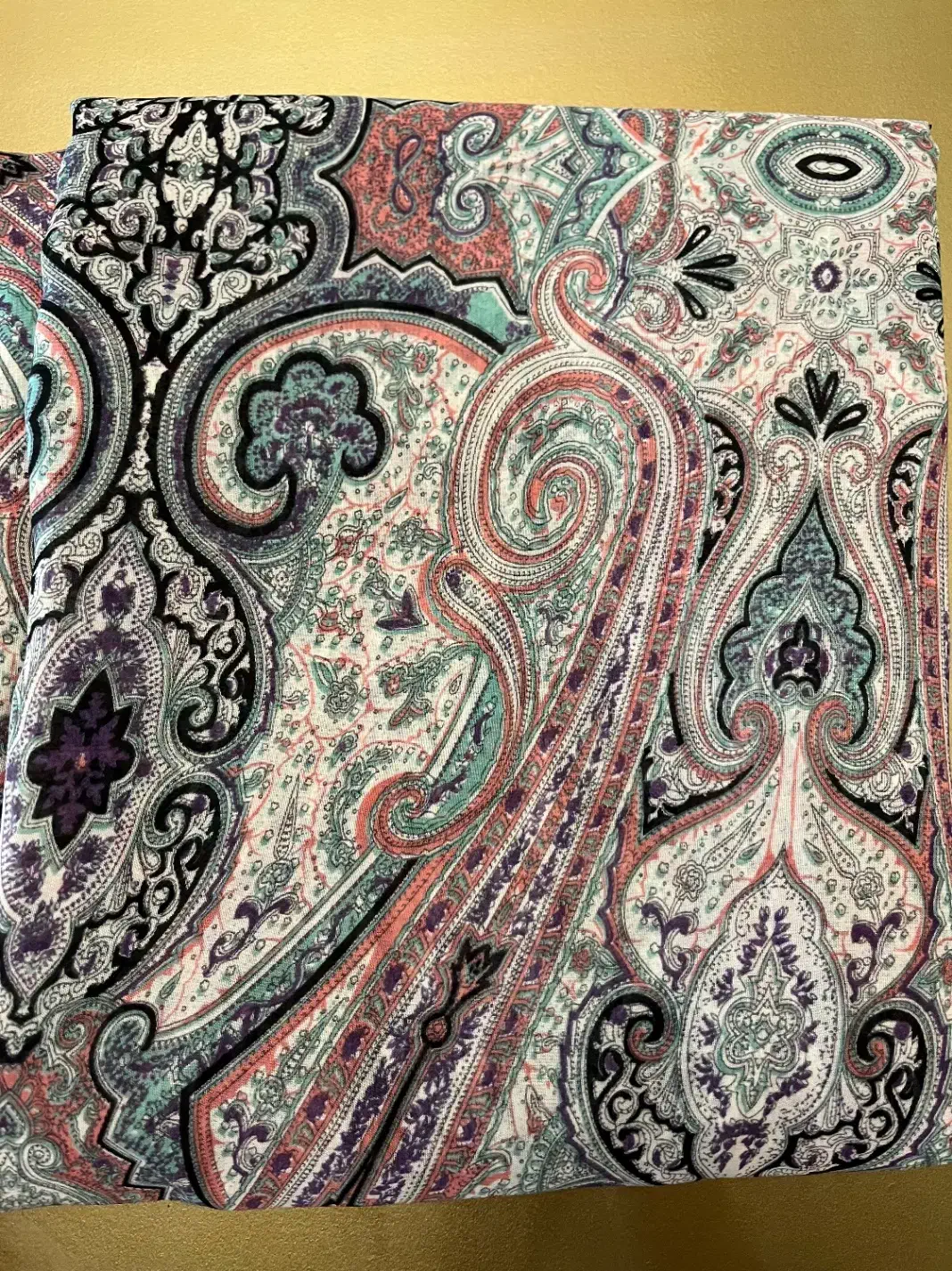 چادر نو|لباس|تهران, اختیاریه|دیوار