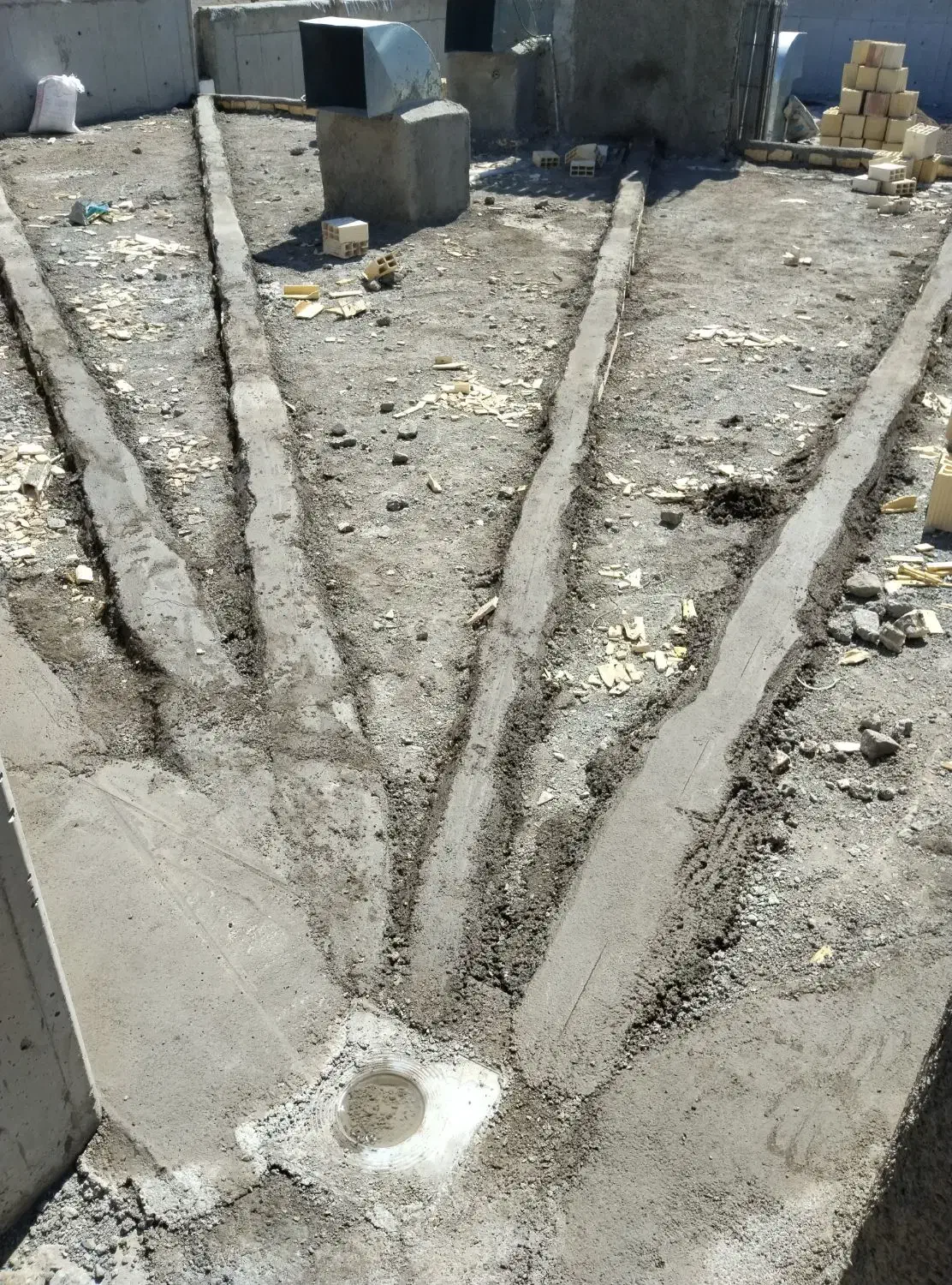 استا‌بنا‌ وسیمانکاری‌ وسفیدکاری شیب‌بندی‌پشت‌بام|خدمات پیشه و مهارت|بیرجند, |دیوار