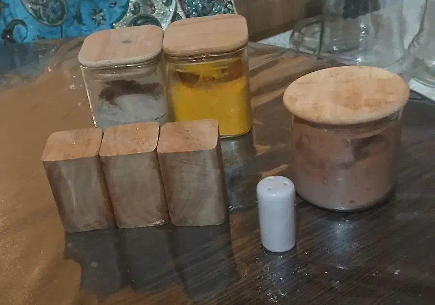 جاادویه،جاقندوشکروچای،نمکدان،فلفل پاش بدلیل مهاجرت|ظروف نگهدارنده، پلاستیکی، یکبارمصرف|ساری, |دیوار