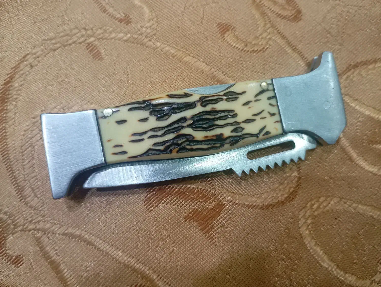 چاقو تیز|ابزارآلات|اسفراین, |دیوار