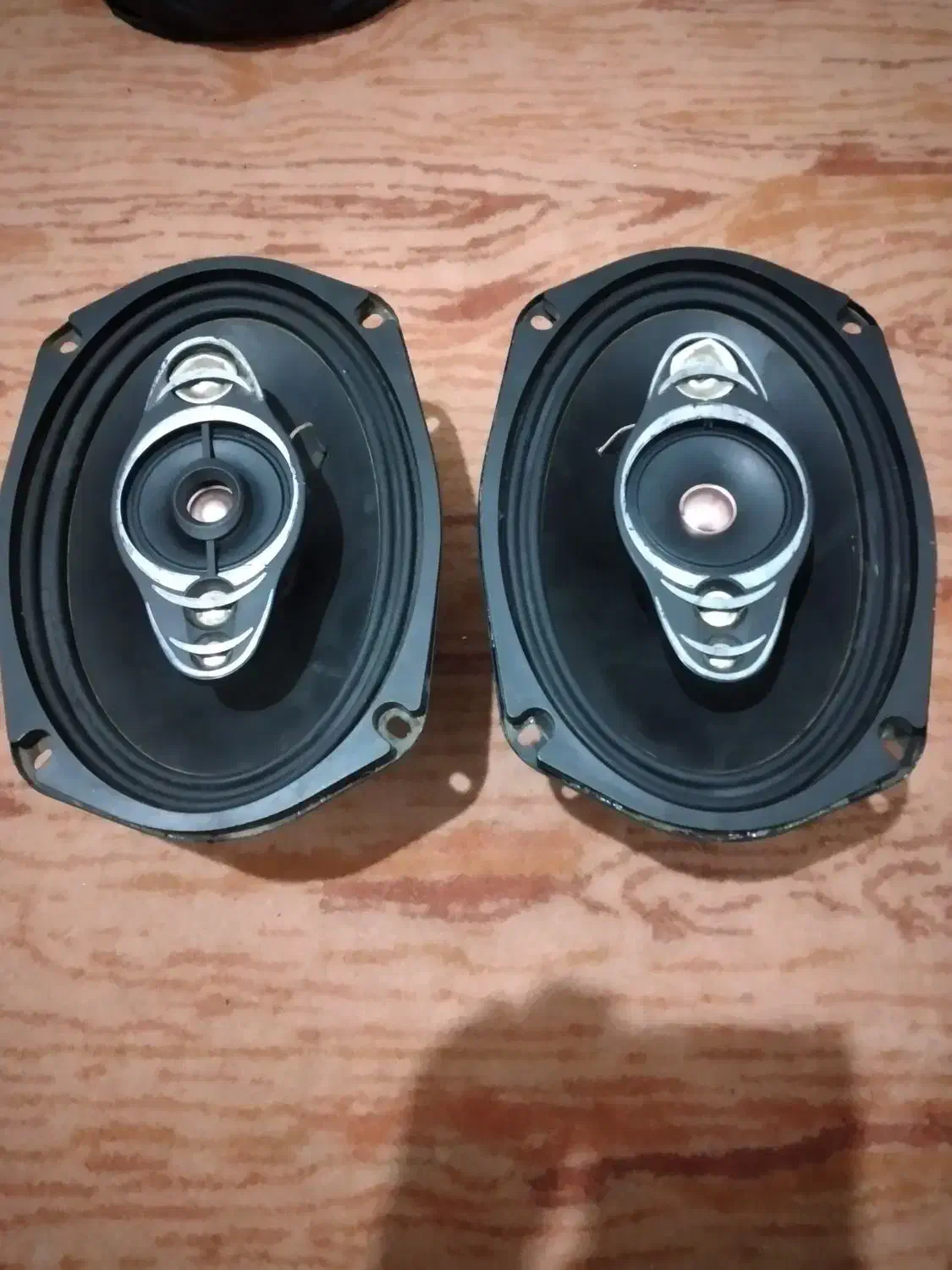 باند پایونر|صوتی و تصویری|خوی, |دیوار