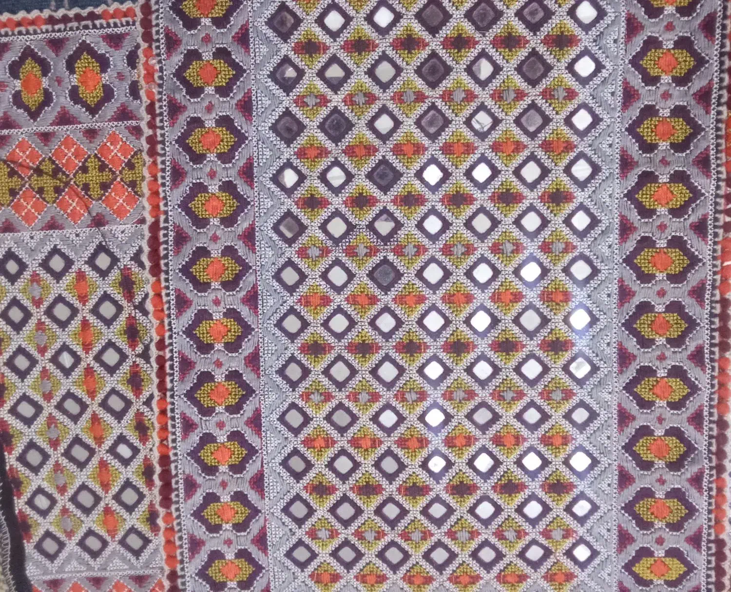 هزار آینه ای|لباس|تفتان, |دیوار