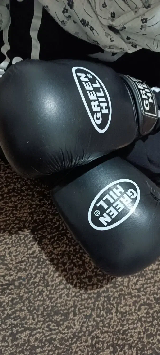 دستکش بوکس|تجهیزات ورزشی|یاسوج, |دیوار