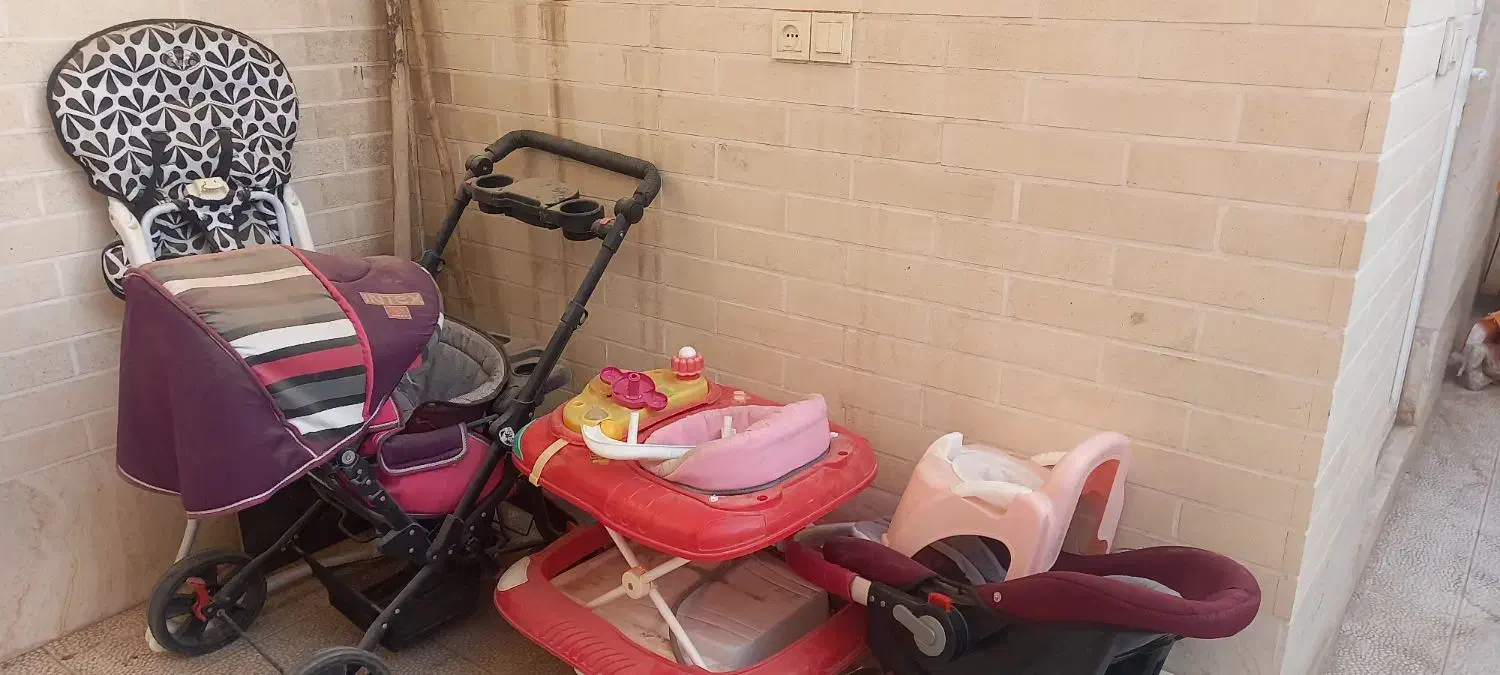 کالسکه، روروئک، کریر، صندلی غذا، صندلی توالت|کالسکه و لوازم جانبی|کاشان, معلم|دیوار