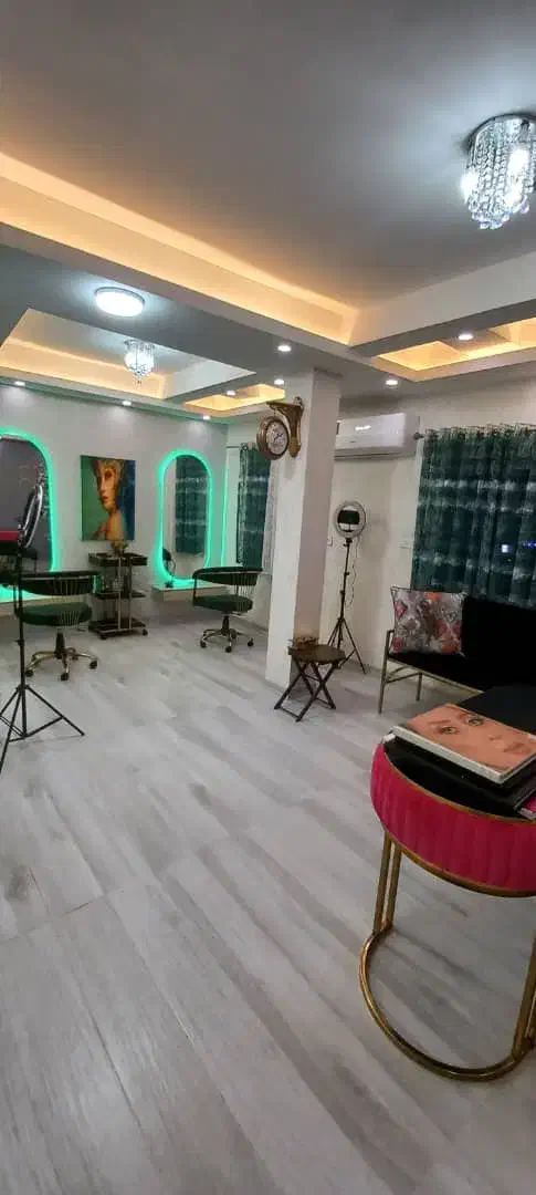 اجاره اتاق.براصلی بلواردیلمان.۶ تومن|خدمات آرایشگری و زیبایی|رشت, گلسار|دیوار