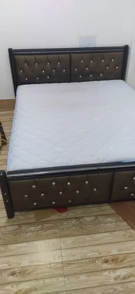 تخت خواب دو نفره|تخت و سرویس خواب|دوگنبدان, |دیوار