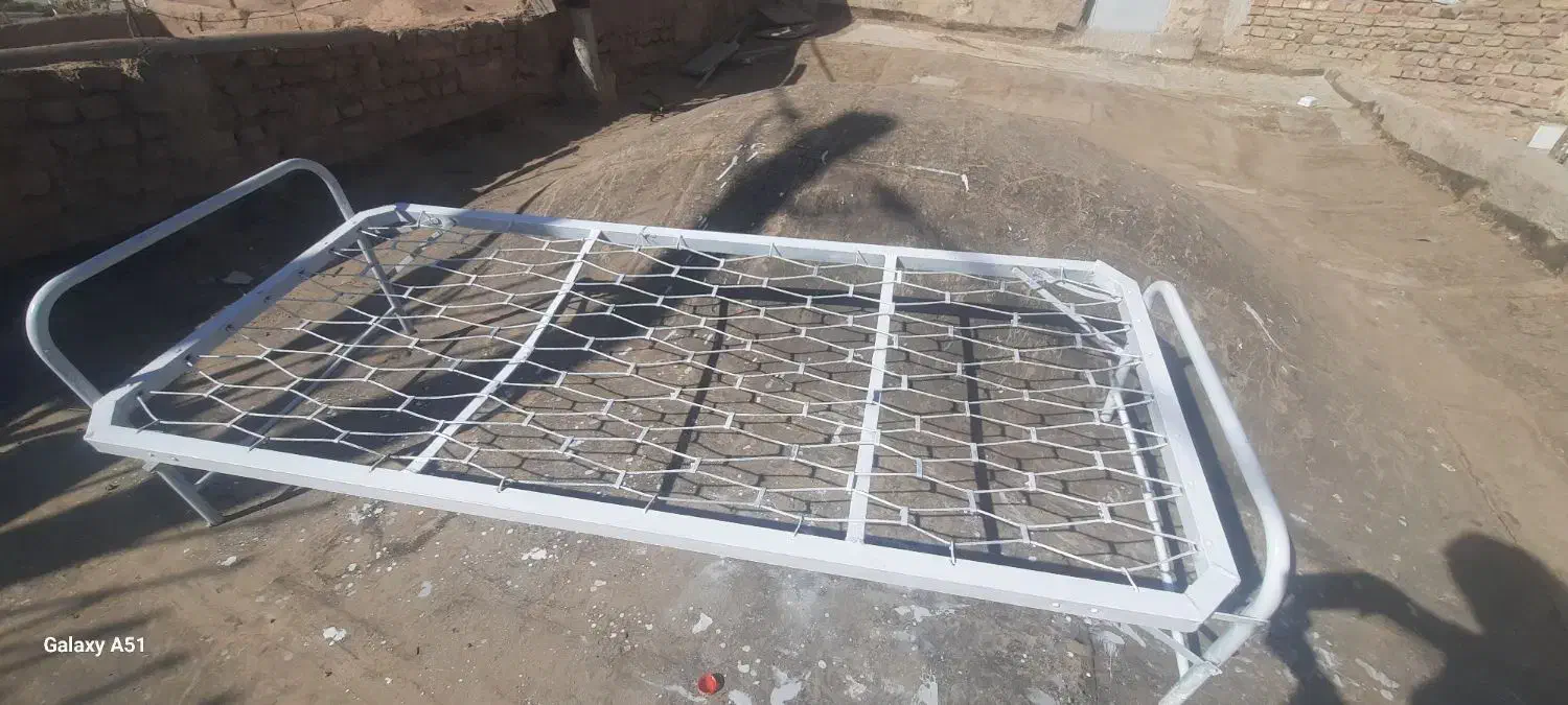 فروشی|تخت و صندلی بچه|تربت جام, میان جام|دیوار