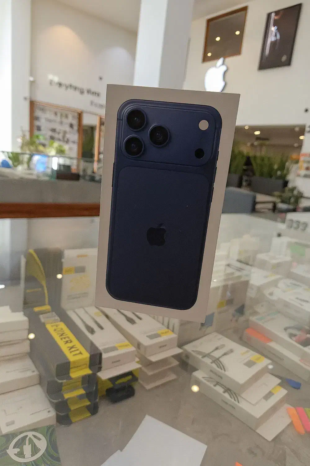 ایفون ۱۷ پرو مکس|موبایل|تهران, امانیه|دیوار