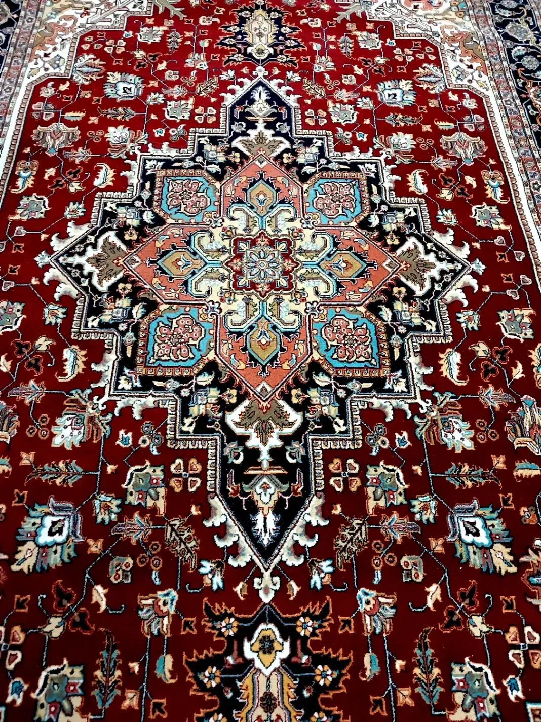 فرش و خریدار همه رقم فرش نو و کارکرده|فرش|تبریز, |دیوار