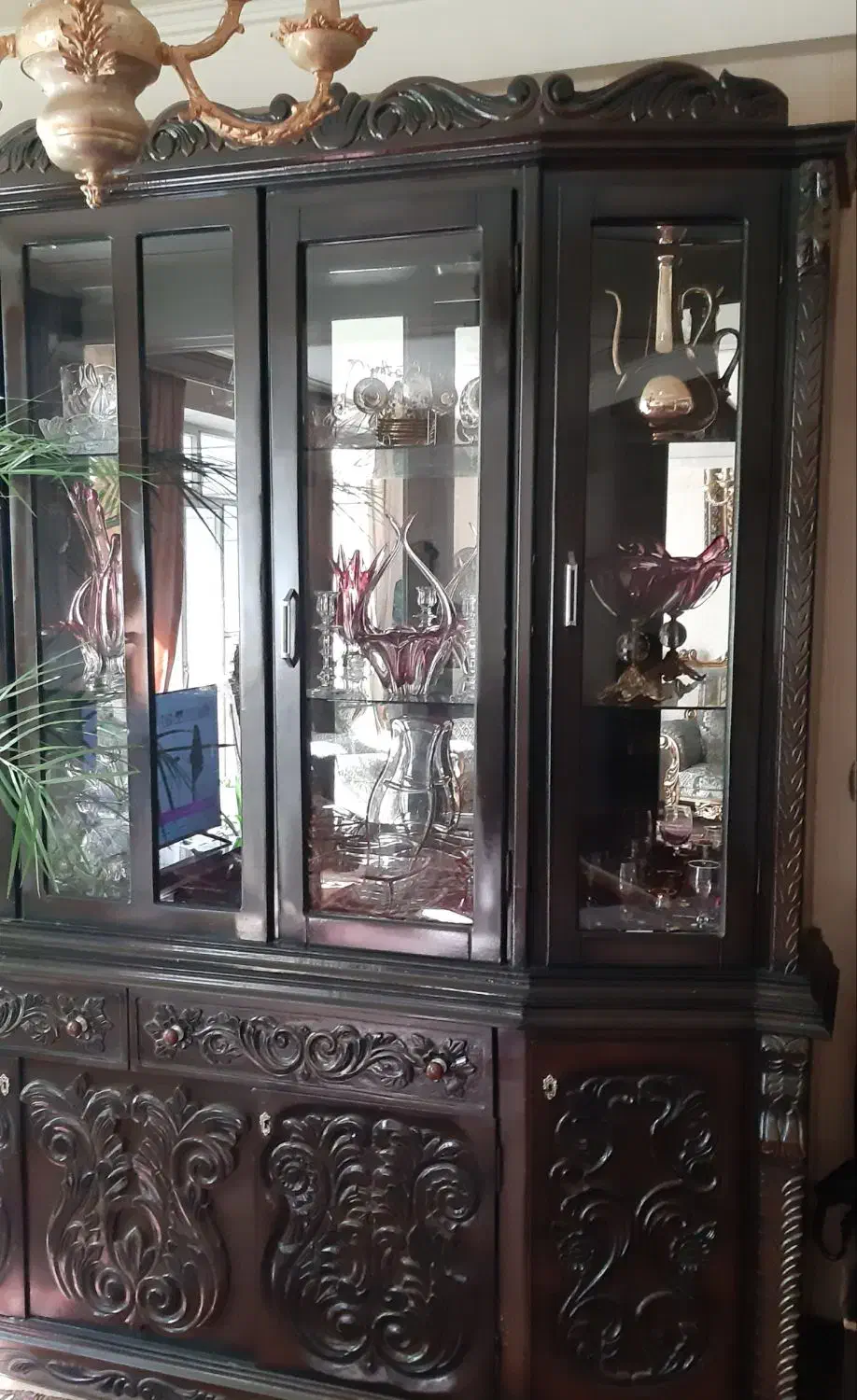 بوفه از جنس چوب گردو|بوفه، ویترین، کنسول|خسروشاه, |دیوار