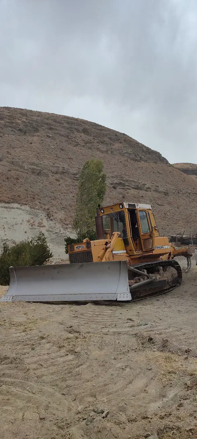 اجاره و خدمات بلدوزر|خدمات حمل و نقل|قزوین, |دیوار