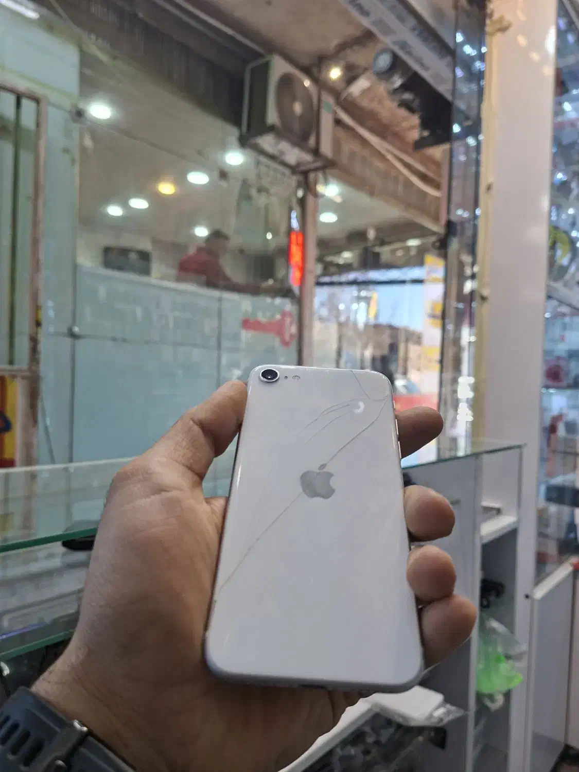 آیفون se|موبایل|نیشابور, محله میدان باغات|دیوار