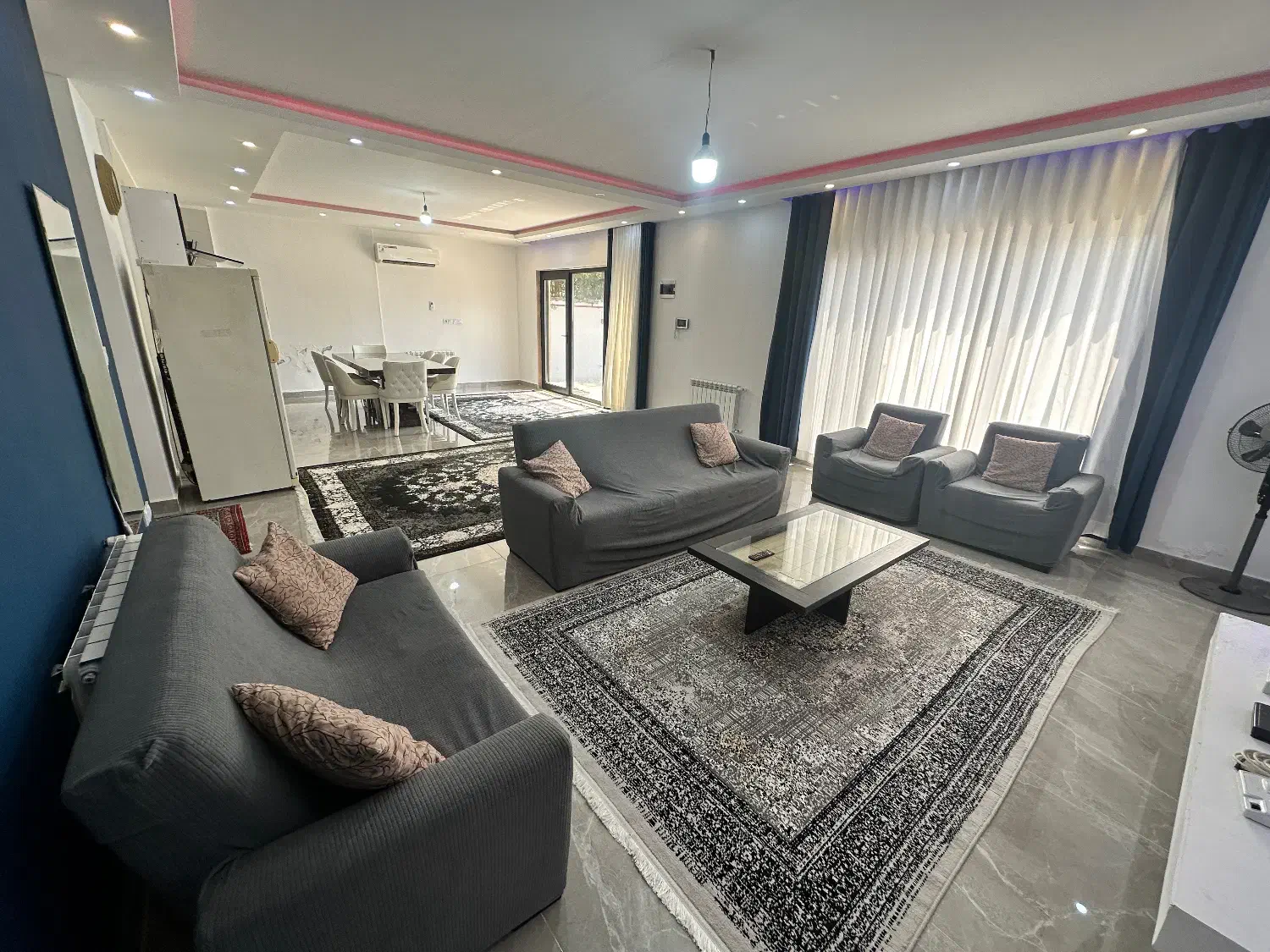 اجاره روزانه ویلای تازه ساخت مستقیم از مالک لاکچری|اجارهٔ کوتاه‌مدت ویلا و باغ|بندر انزلی, معلم|دیوار