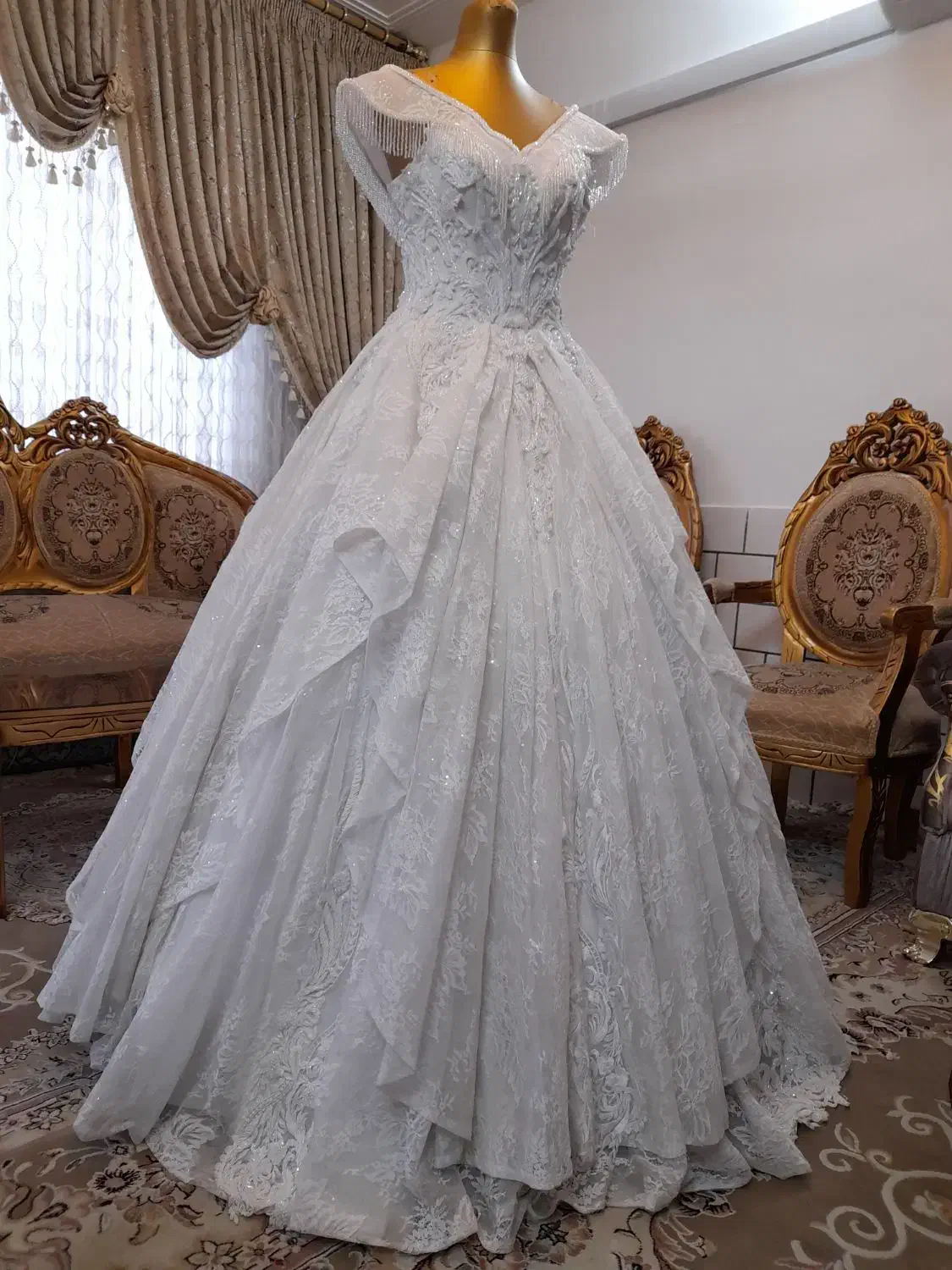 لباس عروس|لباس|کاشان, سه راه پرورشگاه|دیوار