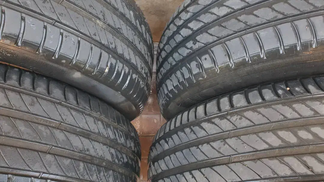 لاستیک 13 1     9 20 وقبول سفارش کمیاب|قطعات یدکی و لوازم جانبی|شیراز, رکن‌آباد|دیوار