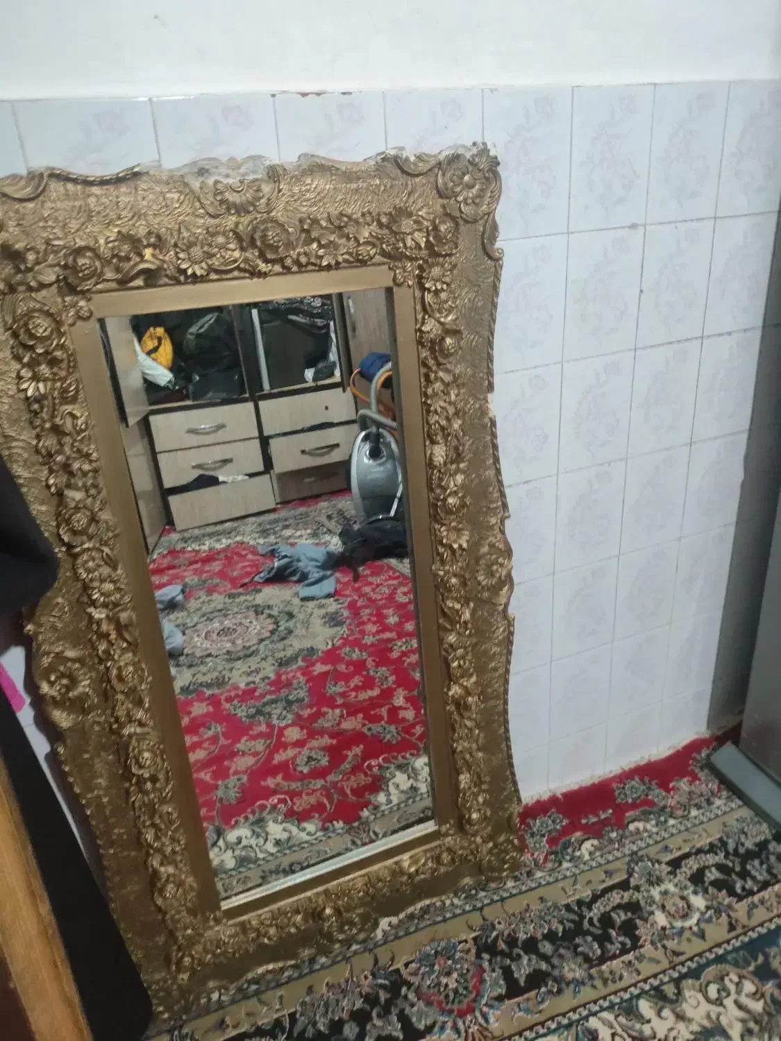 آینه|آینه|خرم‌آباد, |دیوار