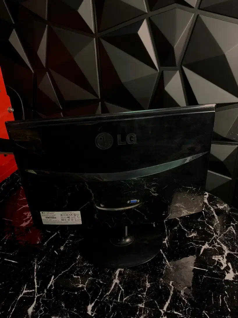 مانیتور LG کامپیوتر|قطعات و لوازم جانبی رایانه|قدس, شهرقدس|دیوار