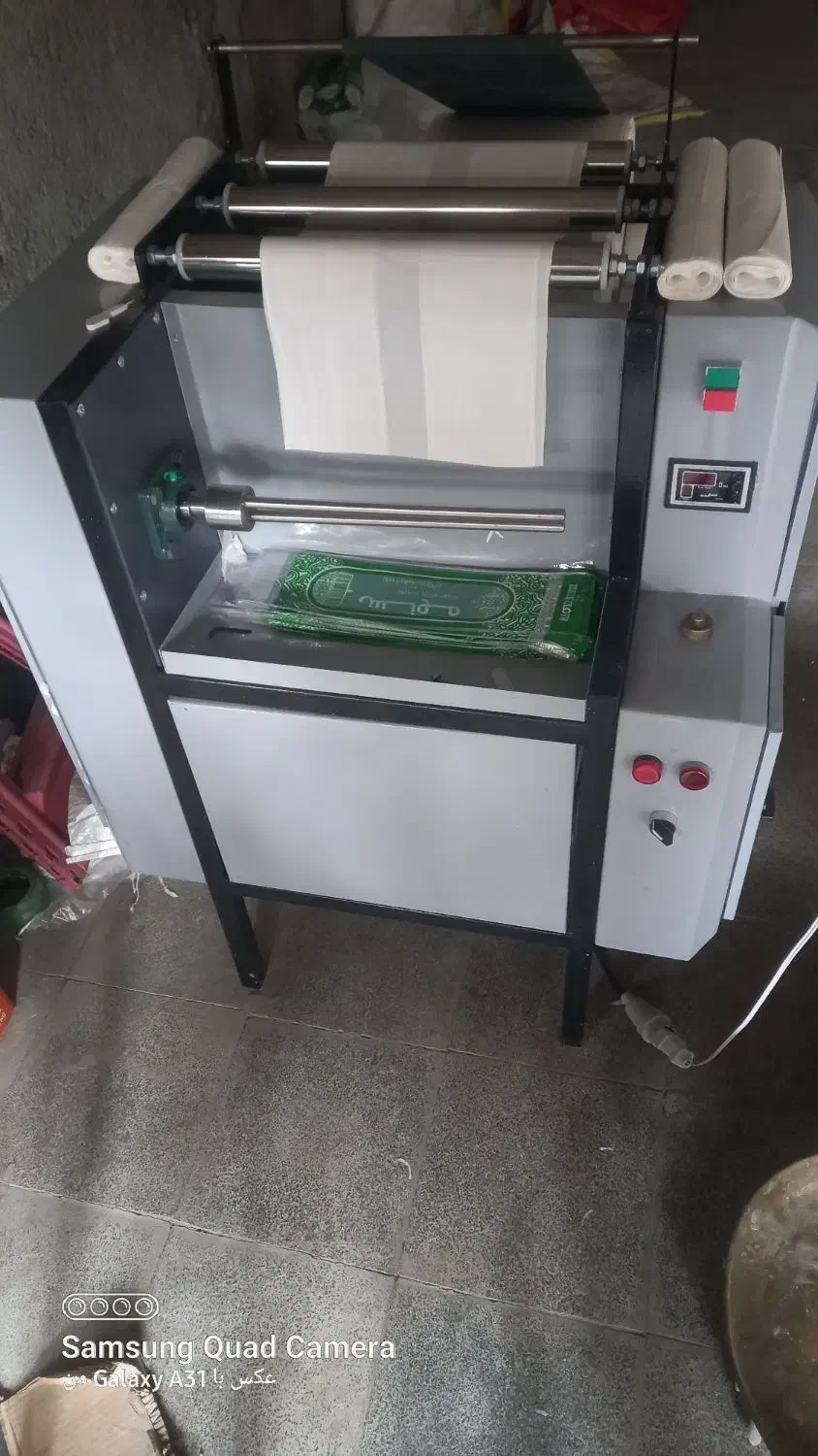 دستگاه رول کن سفره یکبار مصرف وکیسه زباله و فریزر|ماشینآلات صنعتی|بهار, |دیوار