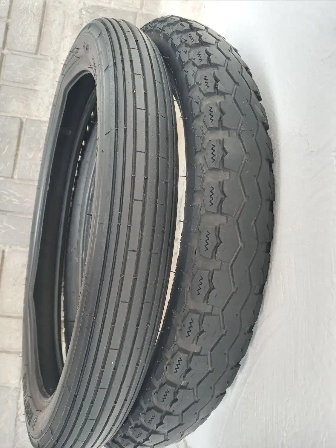 یک جفت لاستیک موتورهوندا|موتورسیکلت|رشت, ترمینال|دیوار