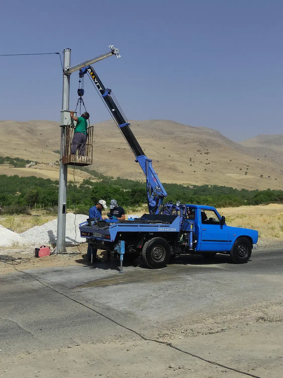 جرثقیل نیسان ۲ تن|خدمات حمل و نقل|همدان, |دیوار