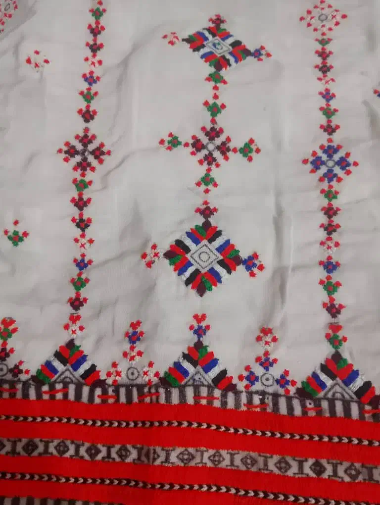 دوزنده هستم|لباس|ایرانشهر, |دیوار