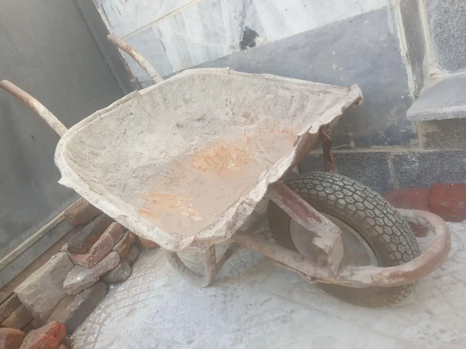 فرغون|ابزارآلات|مراغه, |دیوار