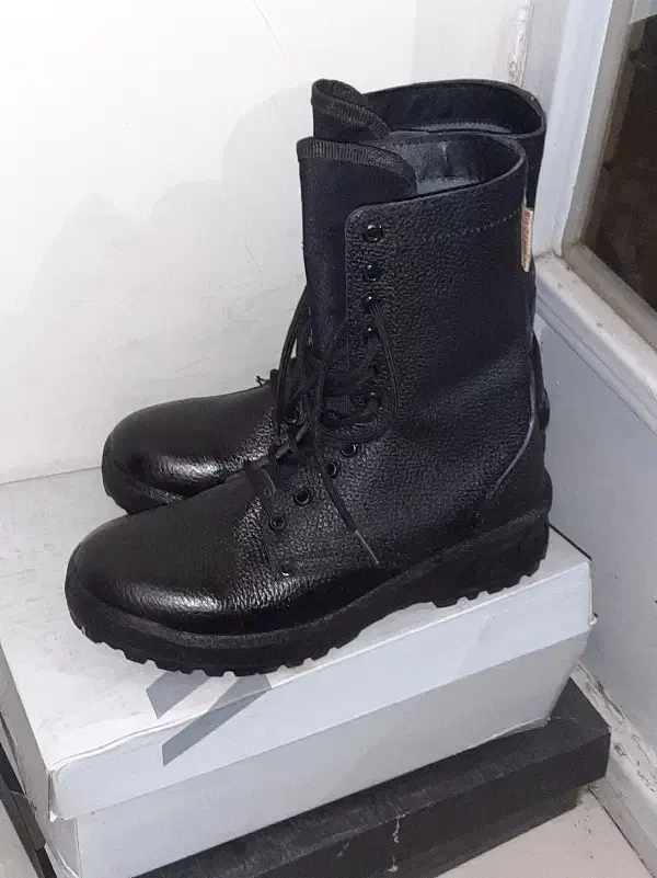 پوتین نظامی اَرک شاهین پلاس|کیف، کفش، کمربند|اهواز, فاز ۲ پادادشهر|دیوار