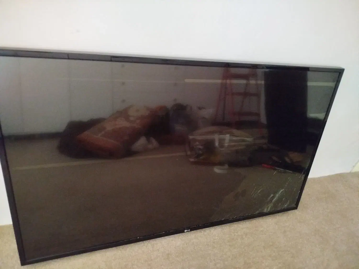 تلویزیون ال جی|تلویزیون و پروژکتور|پرند, فاز ۵|دیوار