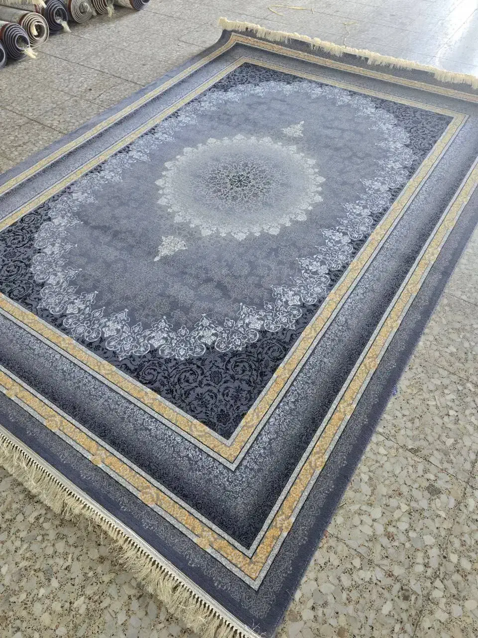 فرش 700شانه .تعویض فرش کارکرده|فرش|ورامین, قويينک زهری|دیوار