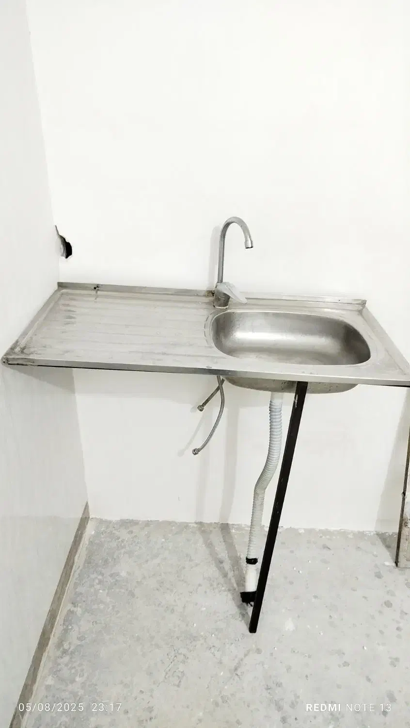 درب آهنی نفررو ،ابچکان و سینک،پشتی ،9عددپشتی|مصالح و تجهیزات ساختمان|کرمانشاه, |دیوار