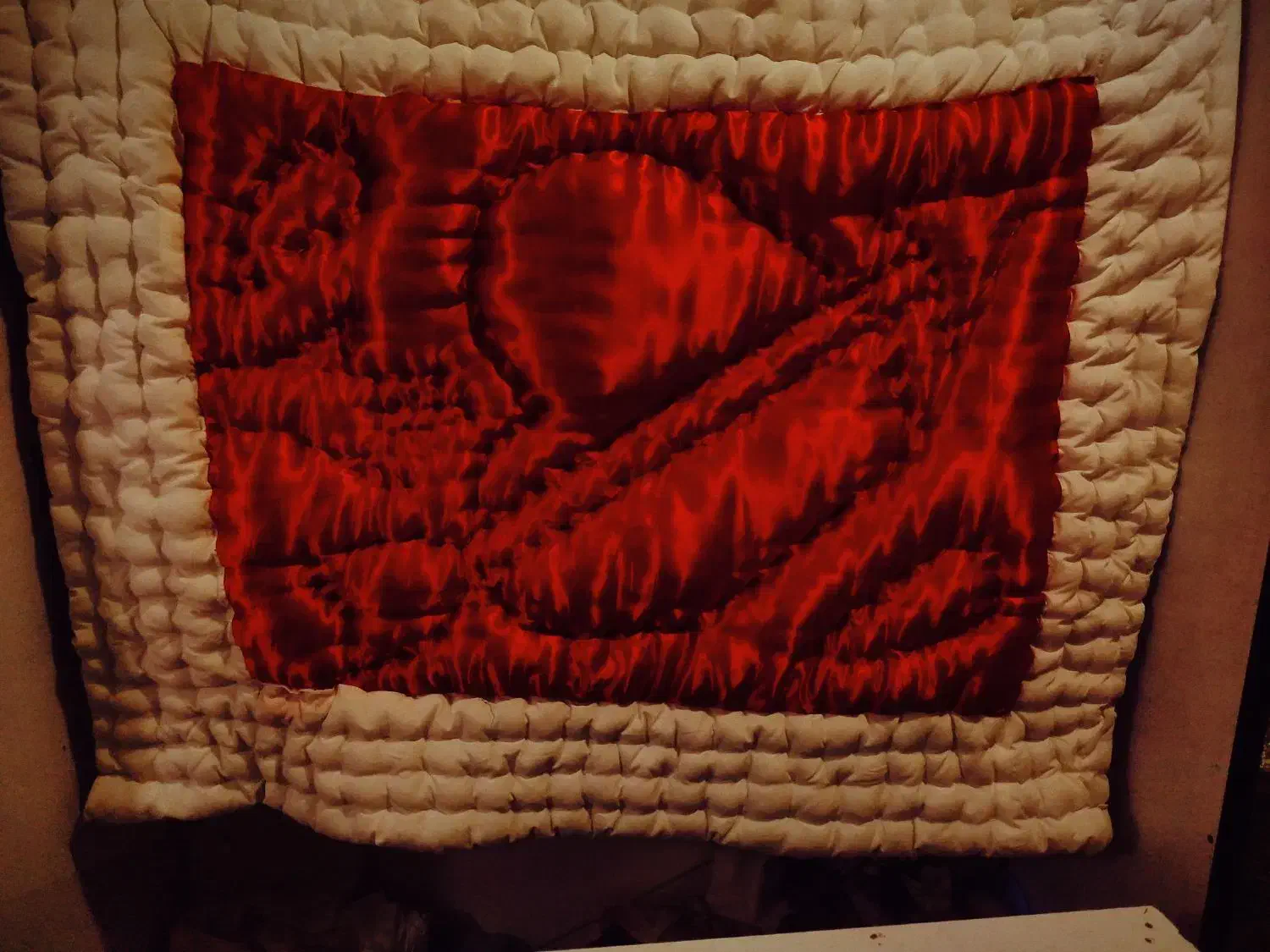 تشک و بالش|رختخواب، بالش، پتو|قم, چهل درخت‎|دیوار