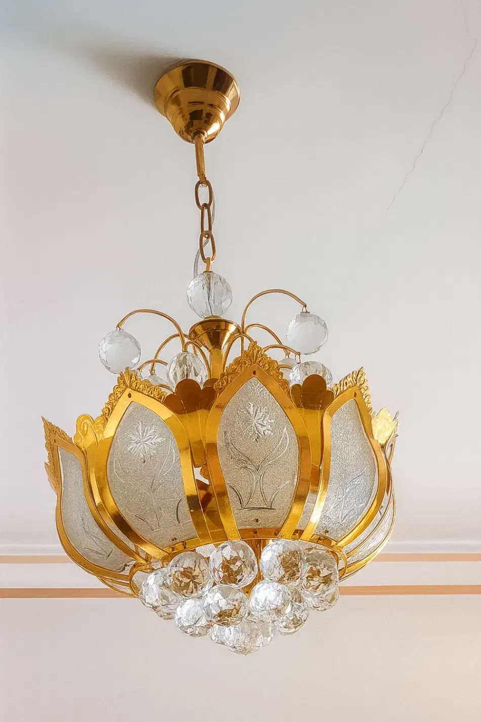 لوستر  کریستالی سلطنتی|لوستر و چراغ آویز|کرمانشاه, |دیوار