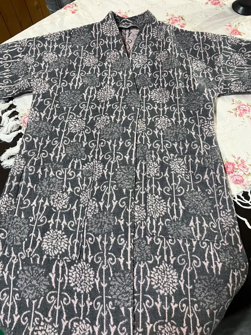 تعدادی لباس در حد نو تمیز|لباس|رشت, یخسازی|دیوار