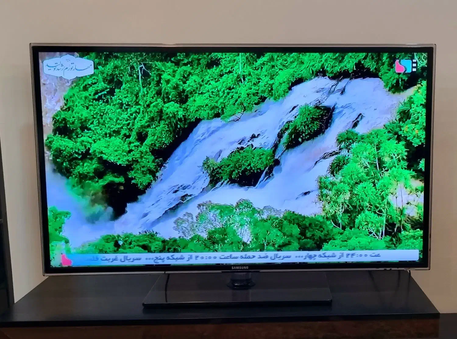 تلویزیون ۴۶ اینچ و سینما خانگی|تلویزیون و پروژکتور|کرج, ساماندهی|دیوار