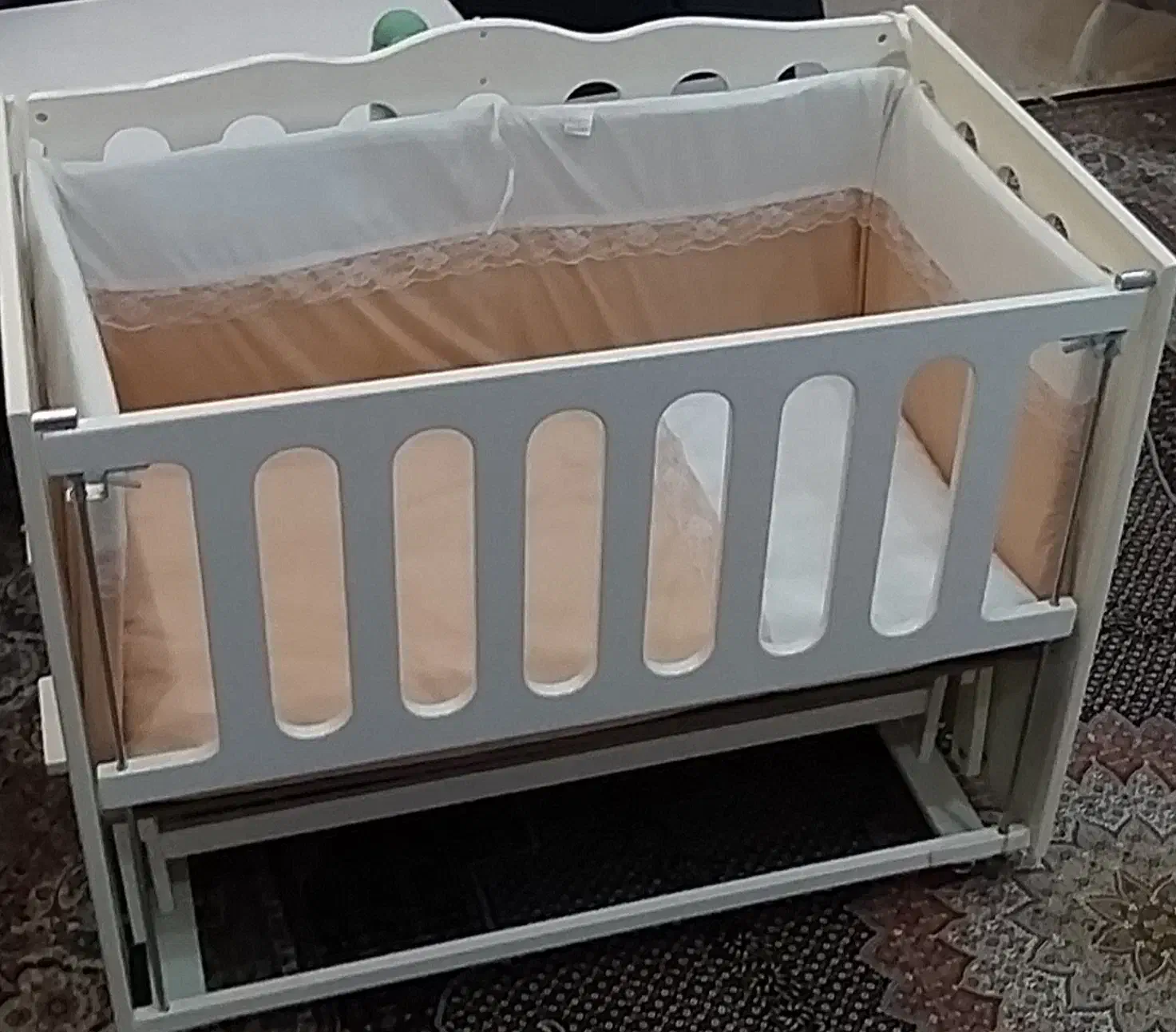 تخت کنار مادر|تخت و صندلی بچه|شهرکرد, |دیوار