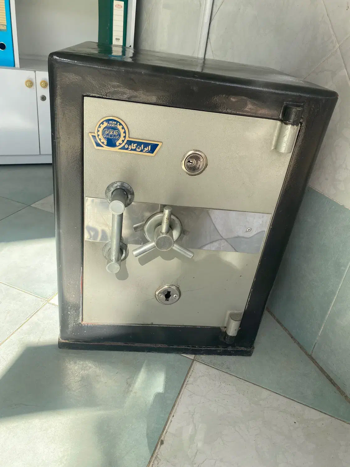یک گاوصندوق نسوز۳طبقه ایران کاوه،اصل،درحدنو،قدیمی|ابزارآلات|تهران, کیانشهر|دیوار