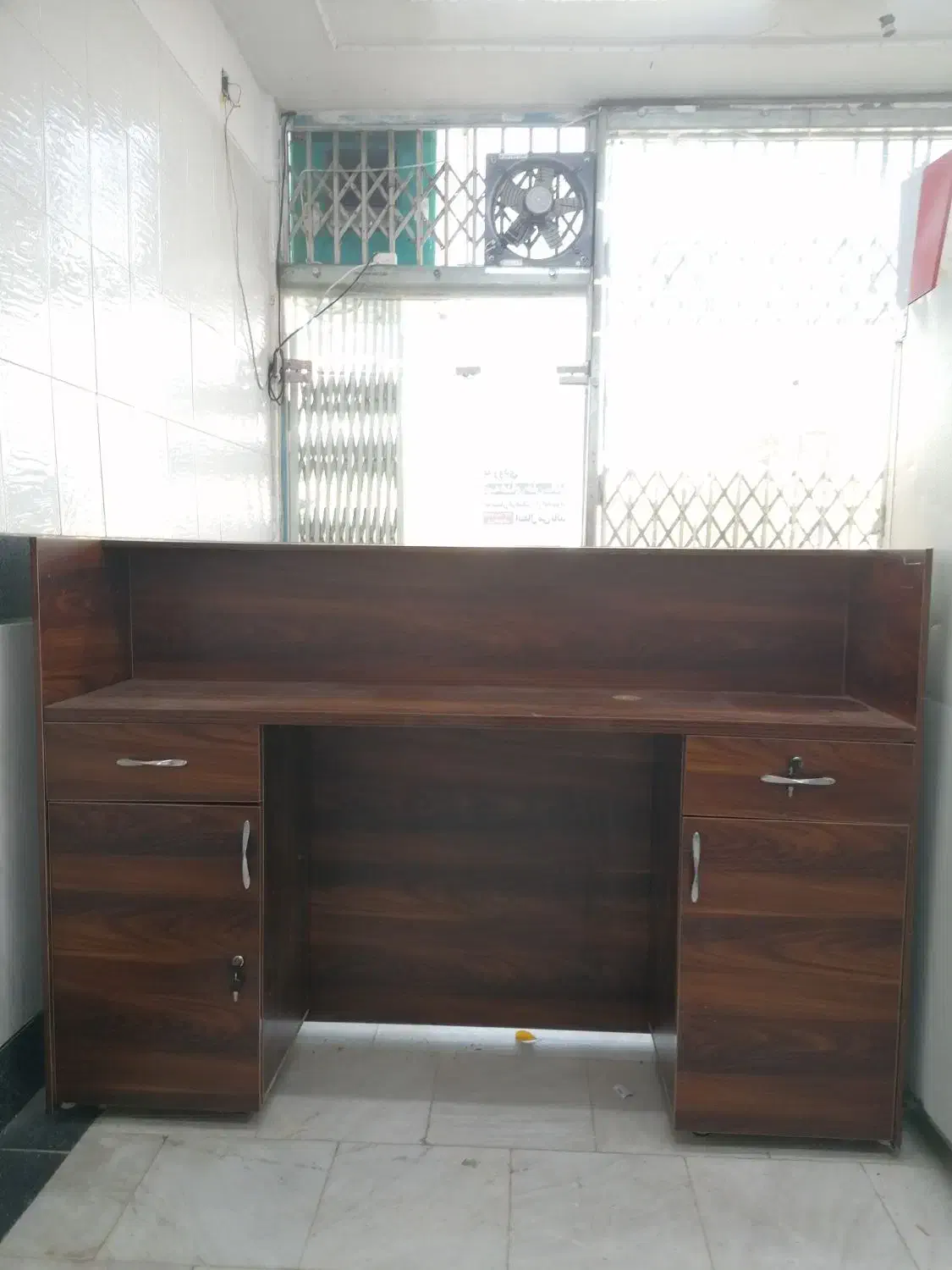 فروش میز و پیشخوان|فروشگاه و مغازه|دورود, |دیوار